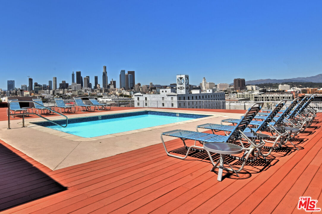 1855 Industrial St Unit: 321
