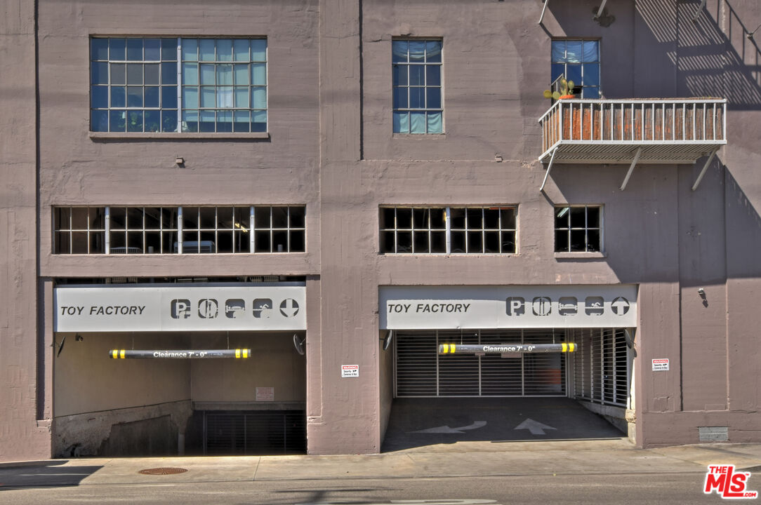 1855 Industrial St Unit: 321