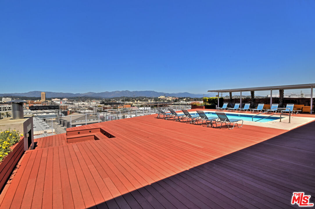 1855 Industrial St Unit: 321