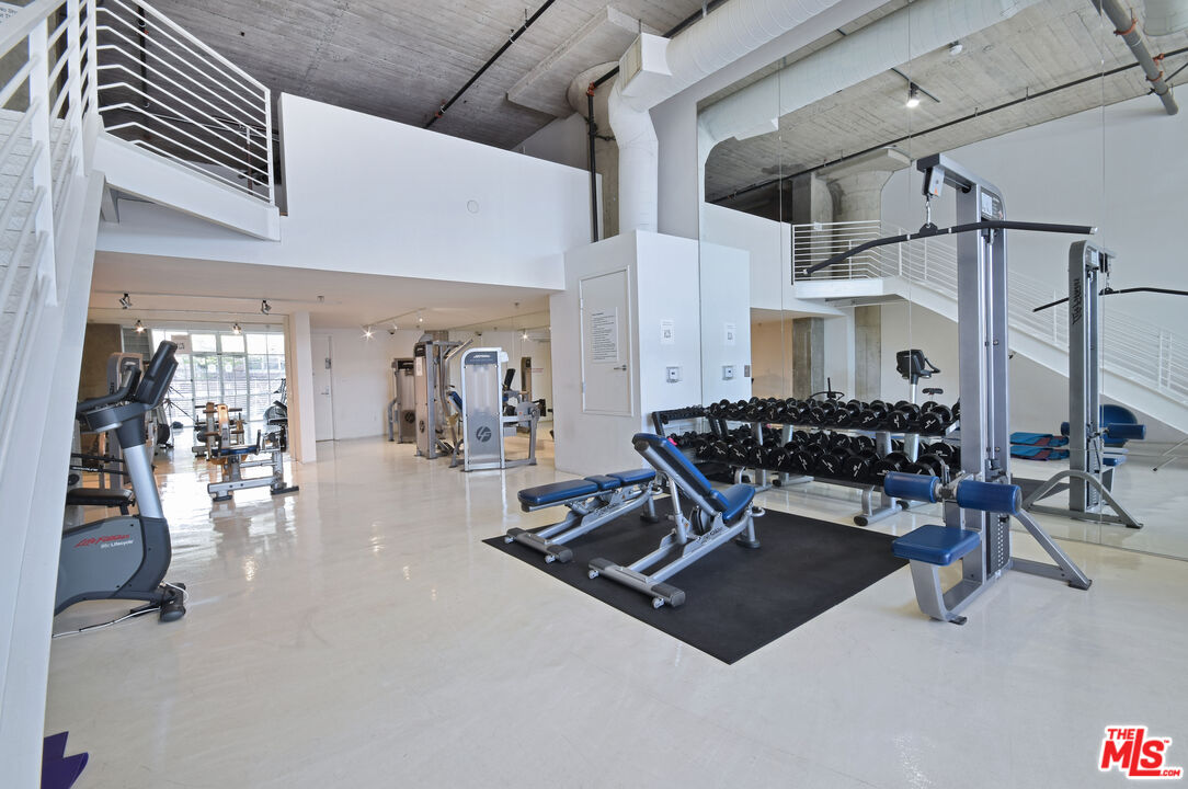 1855 Industrial St Unit: 321