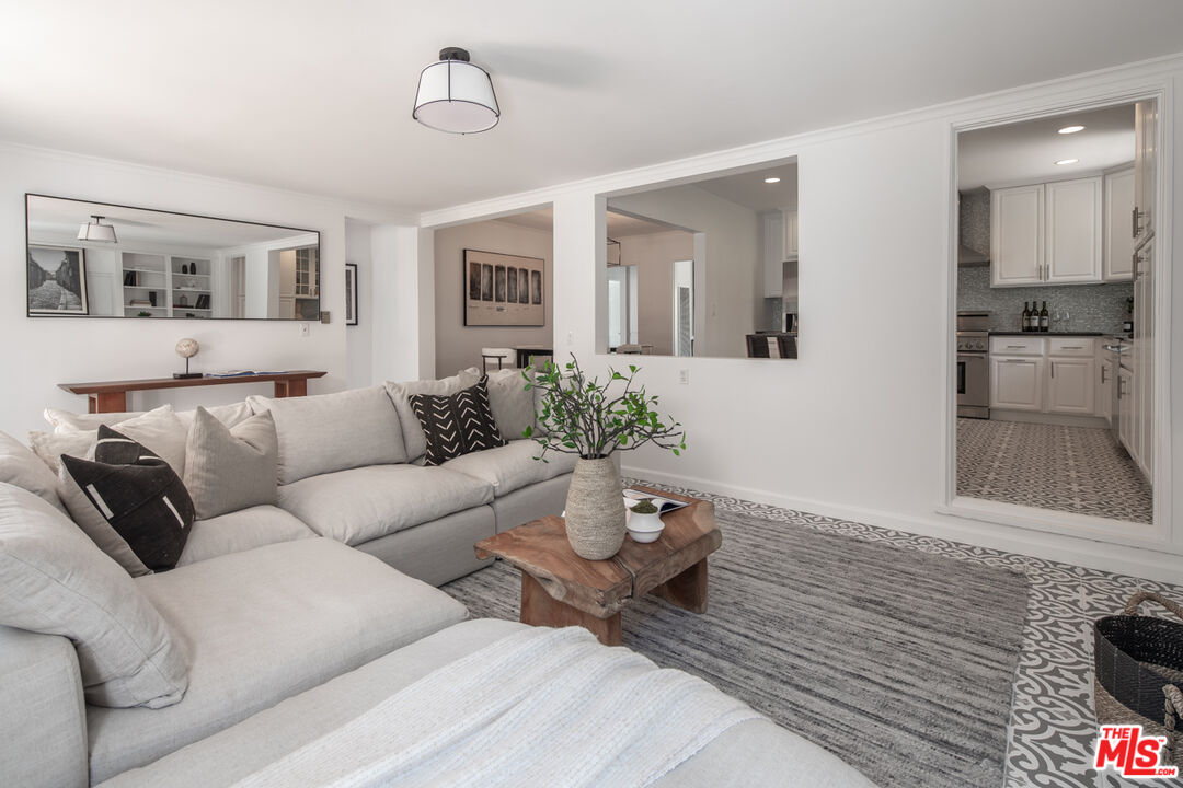 8950 Kramerwood Pl