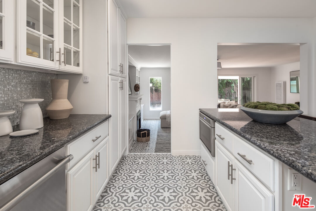 8950 Kramerwood Pl