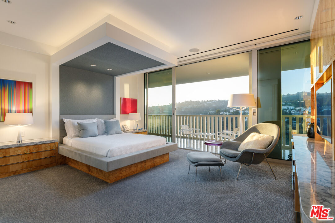 9255 Doheny Rd Unit: 2901-03