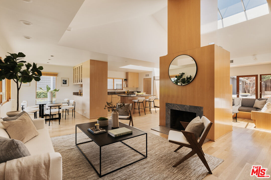 16855 Livorno Dr, Pacific Palisades