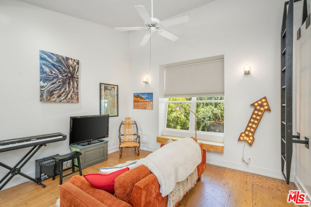4504 Stern Ave, Sherman Oaks