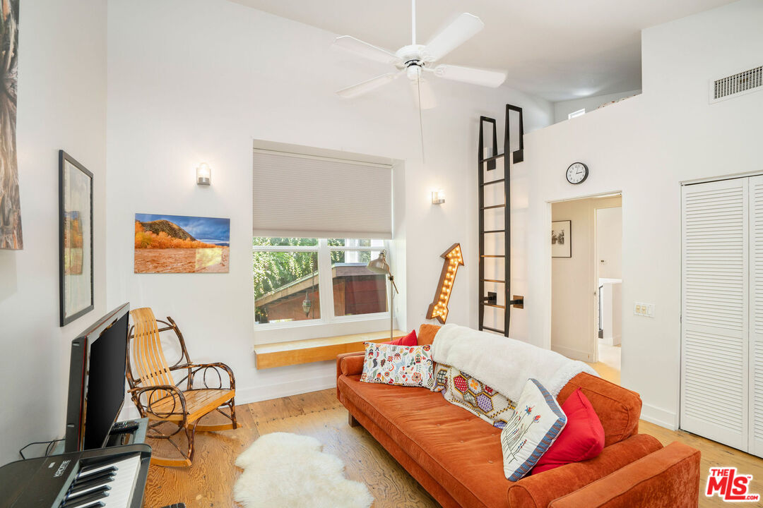 4504 Stern Ave, Sherman Oaks
