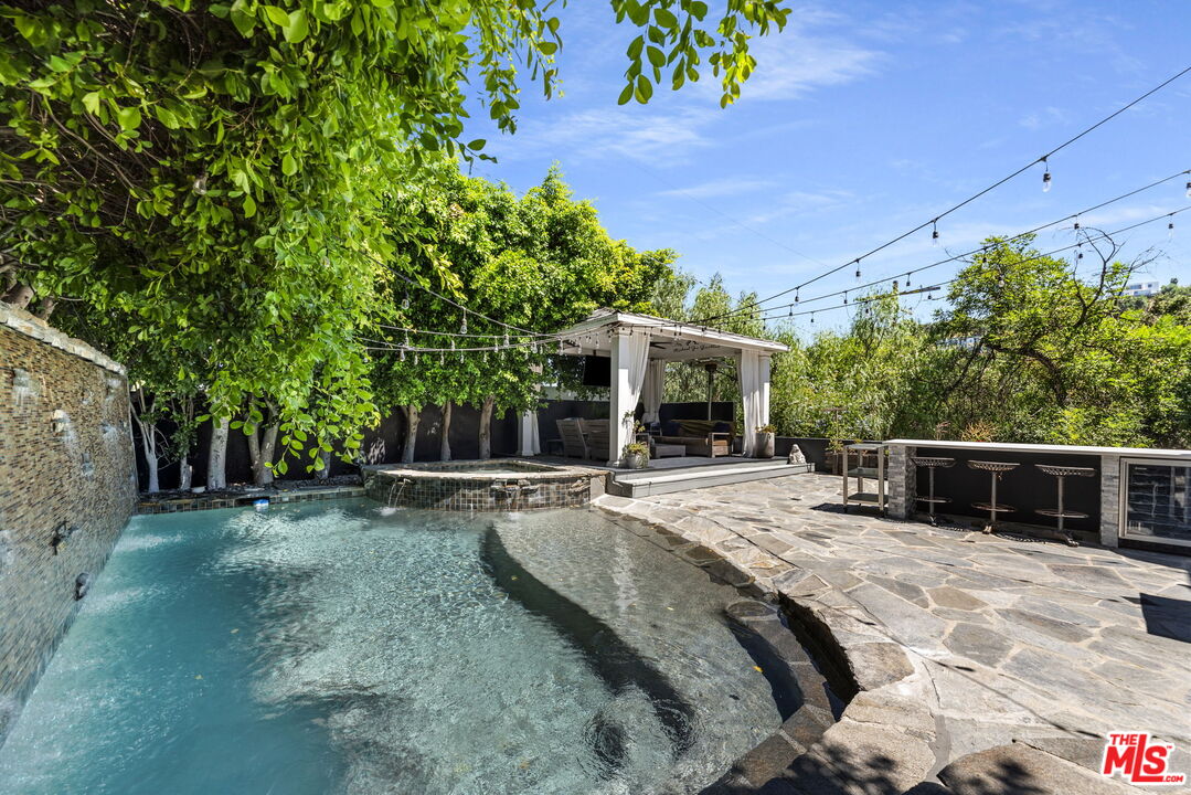 4048 Sumac Dr, Sherman Oaks