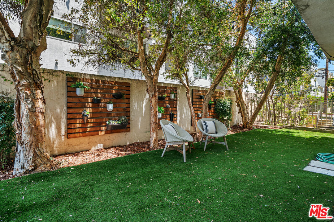11907 Darlington Ave Unit: 103