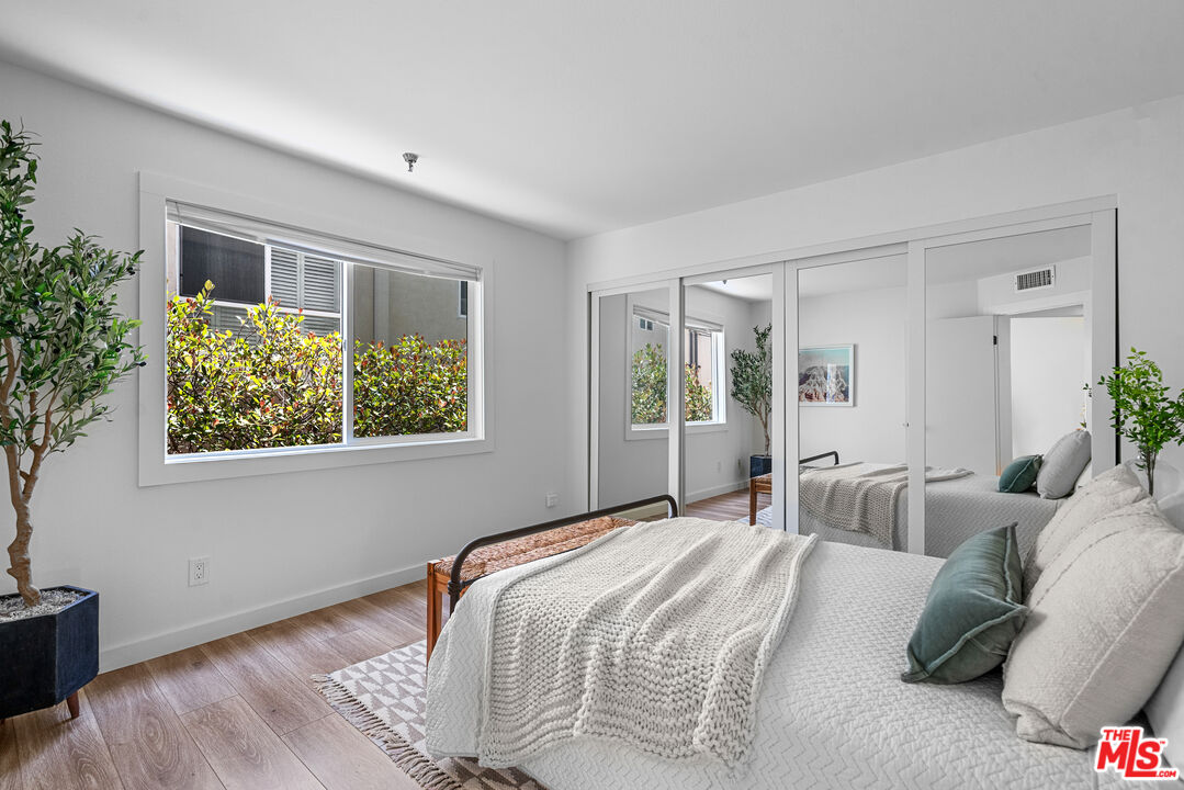 11907 Darlington Ave Unit: 103