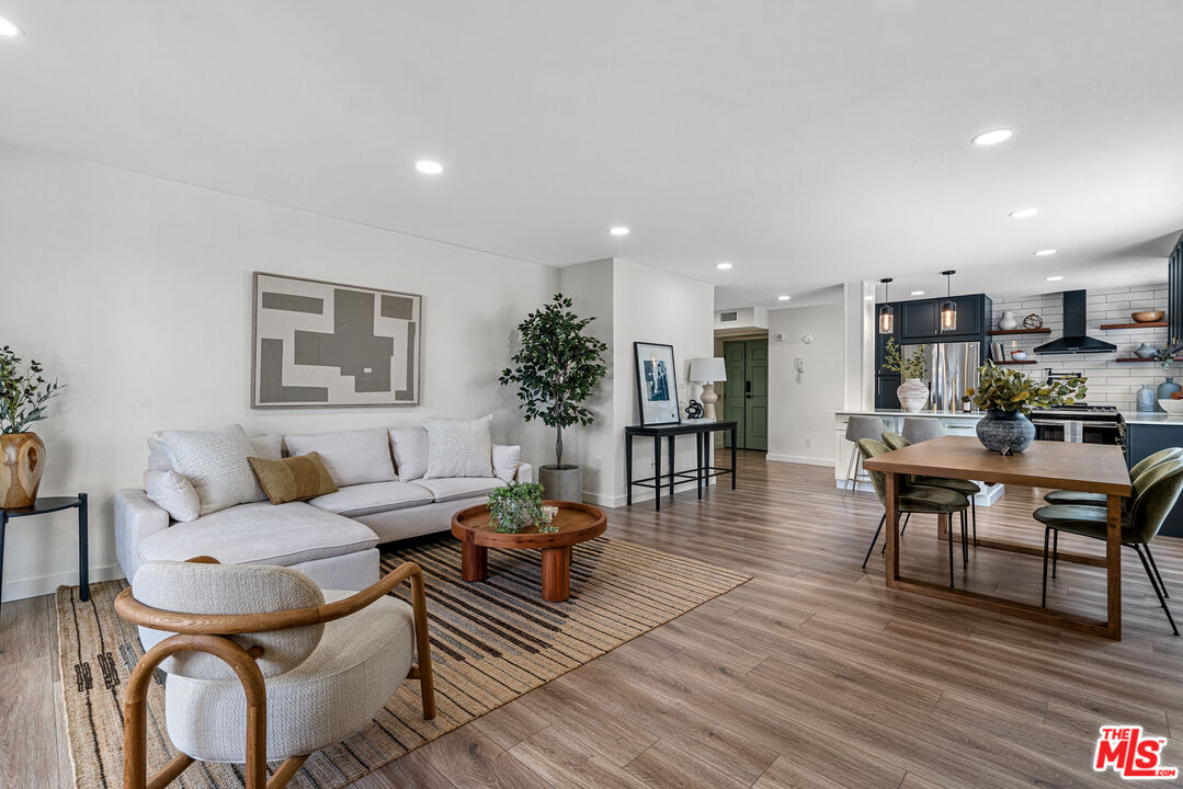 11907 Darlington Ave Unit: 103