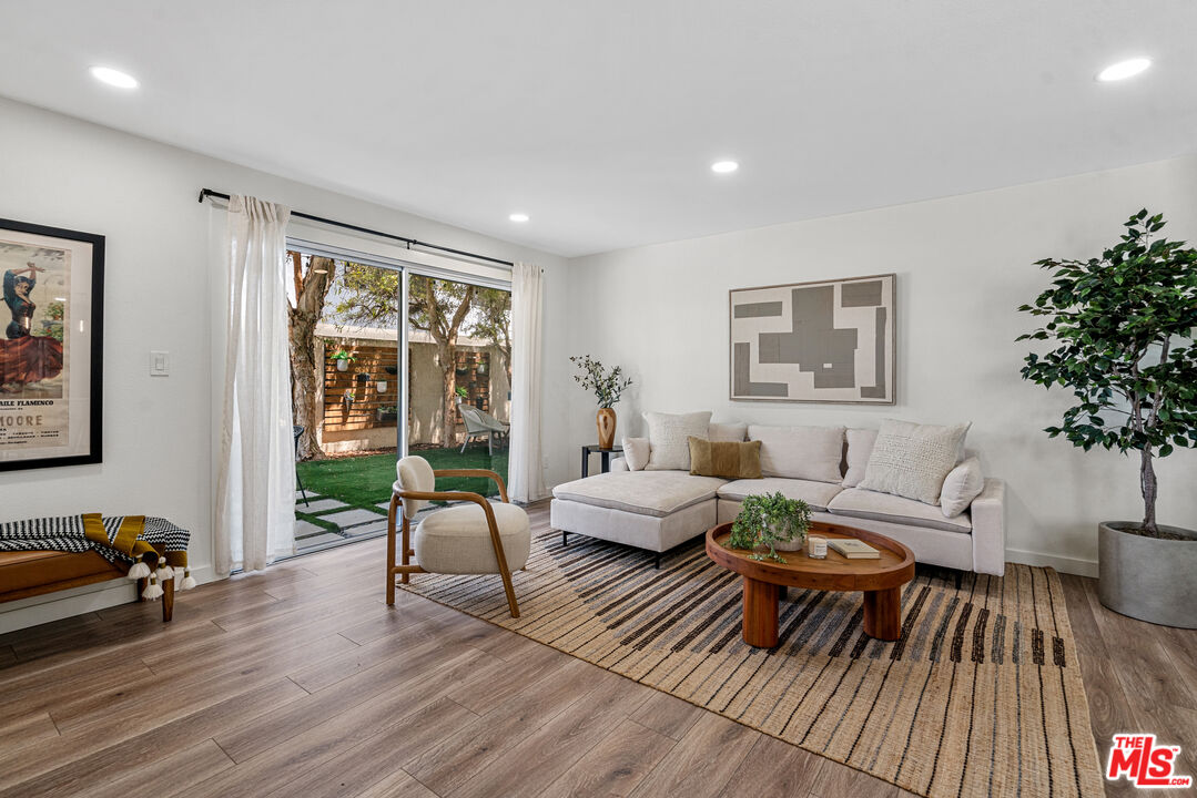11907 Darlington Ave Unit: 103