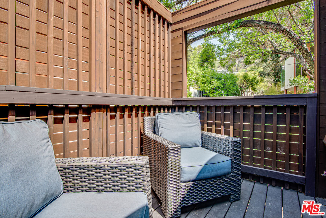 9624 Yoakum Dr, Beverly Hills