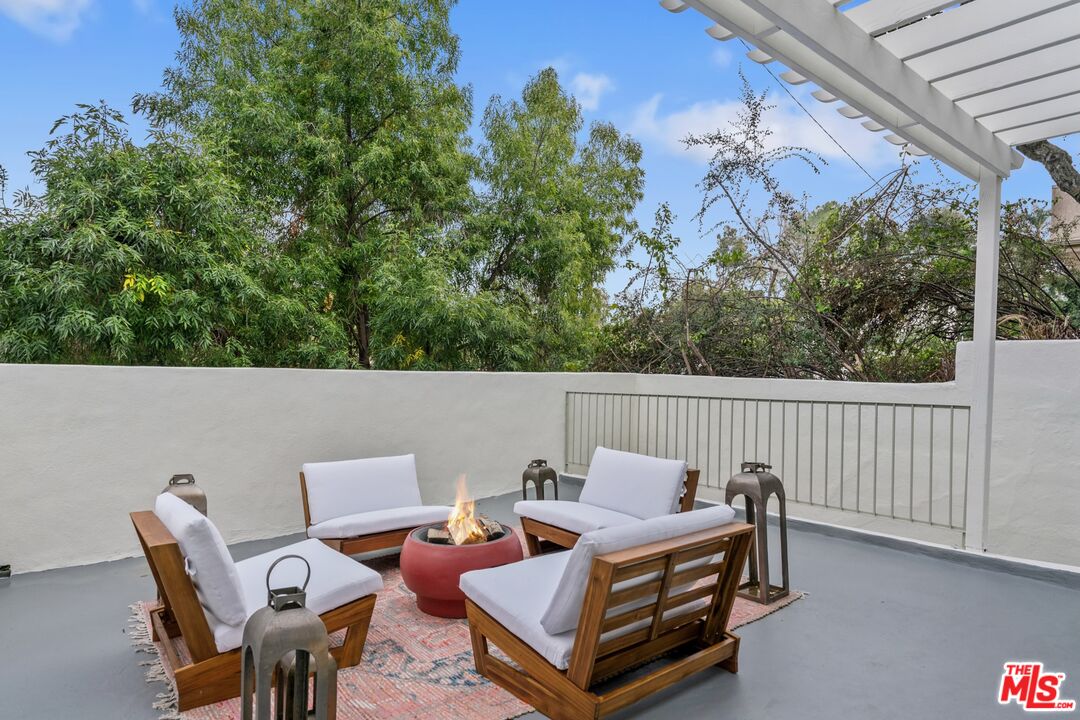 5944 Manola Way, Hollywood Hills