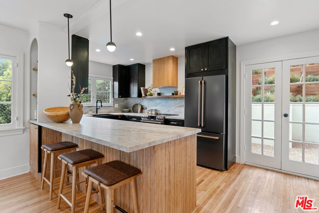 5944 Manola Way, Hollywood Hills