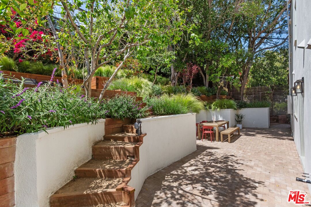5944 Manola Way, Hollywood Hills