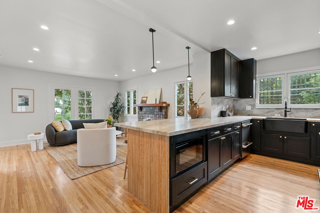 5944 Manola Way, Hollywood Hills