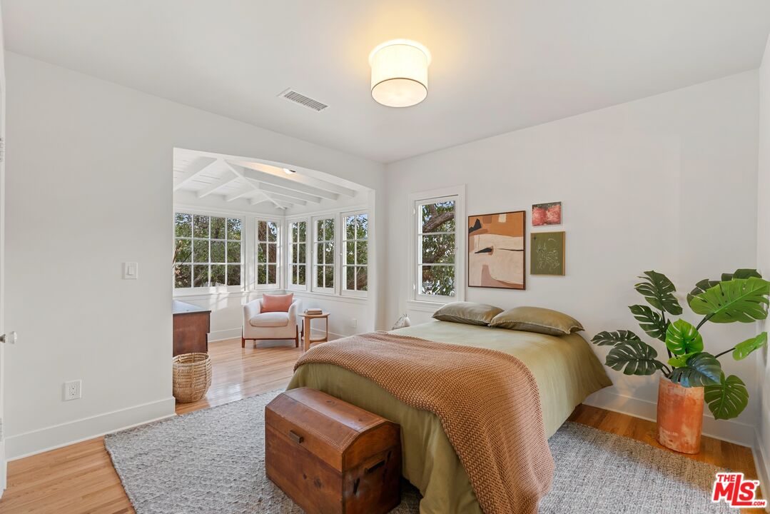 5944 Manola Way, Hollywood Hills