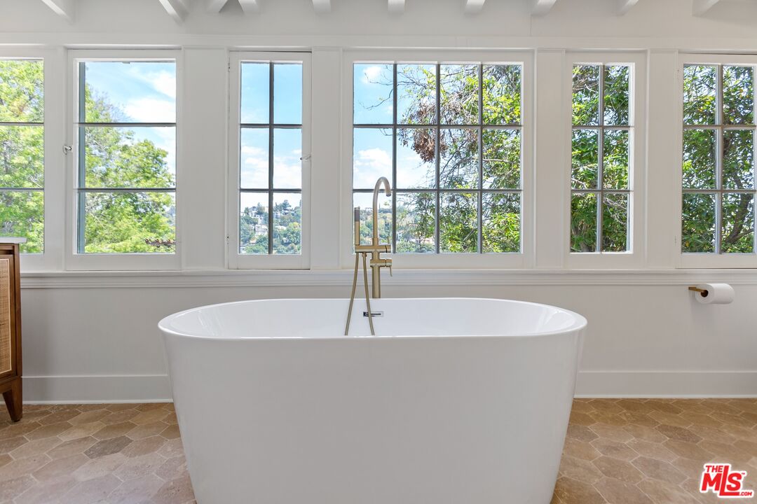 5944 Manola Way, Hollywood Hills