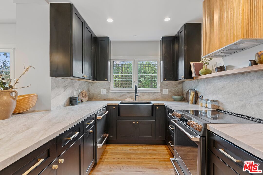 5944 Manola Way, Hollywood Hills