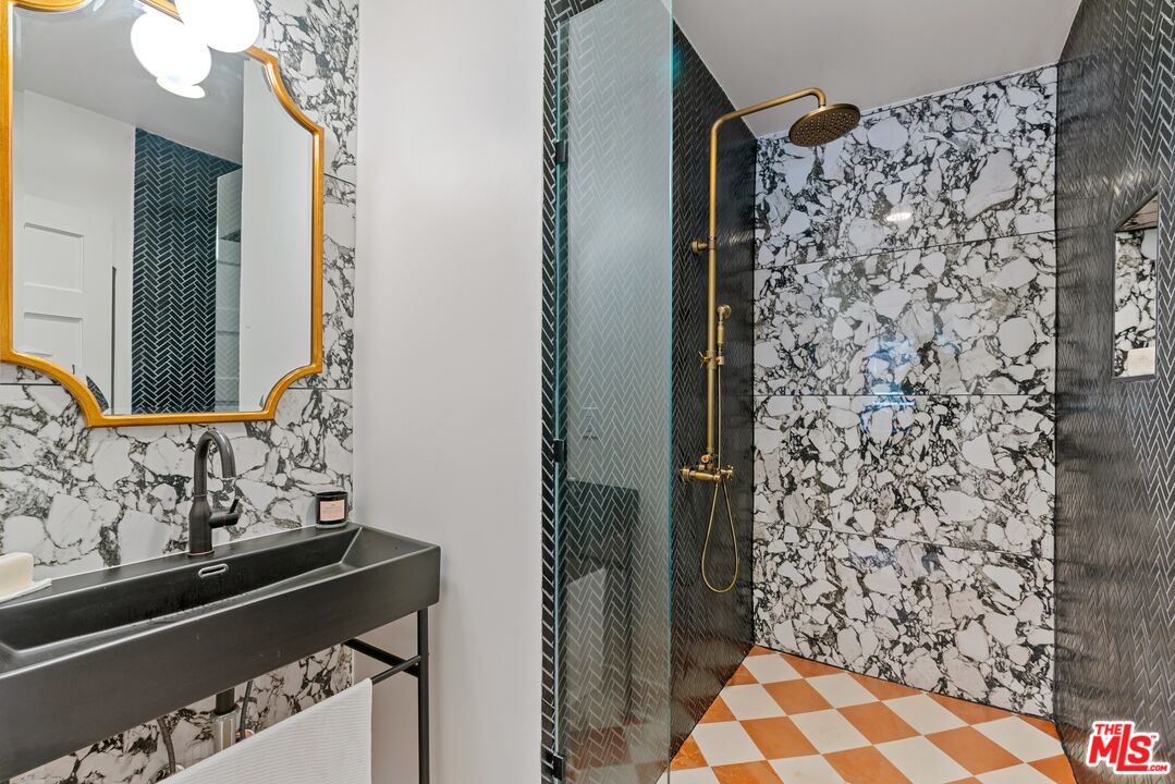 5944 Manola Way, Hollywood Hills