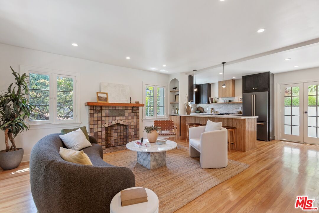 5944 Manola Way, Hollywood Hills