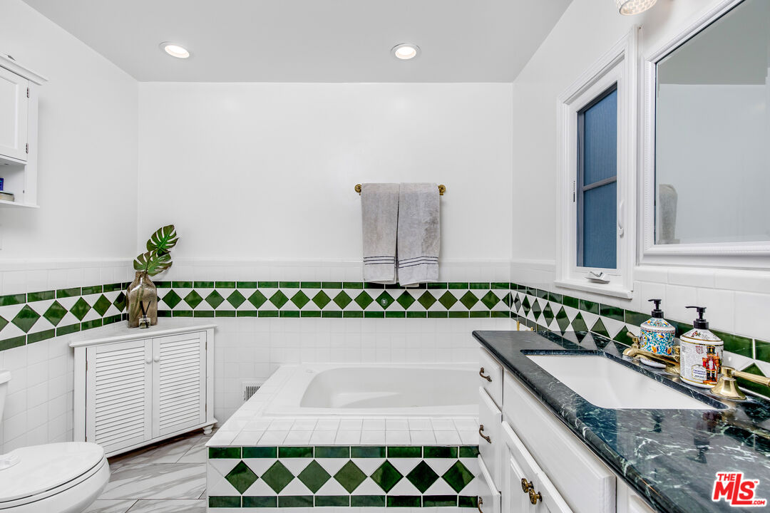 3644 Aureola Blvd, View Park
