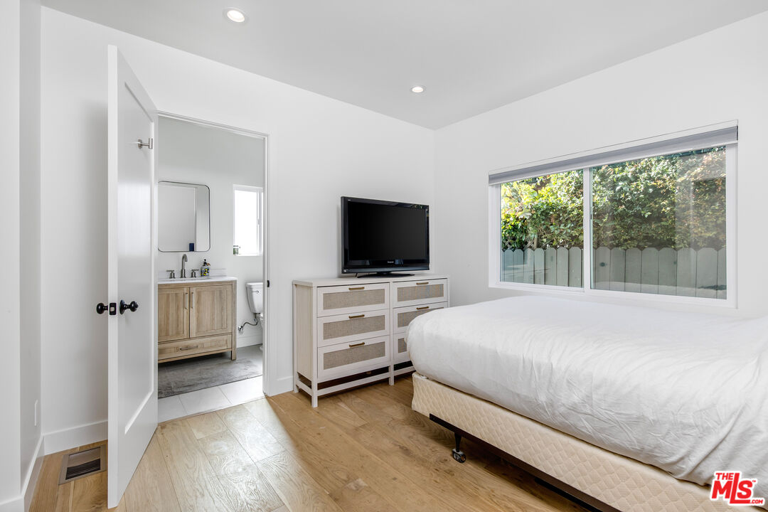3644 Aureola Blvd, View Park