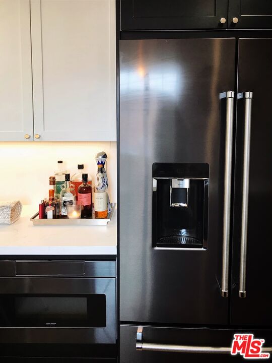 713 N Sycamore Ave Unit: 3