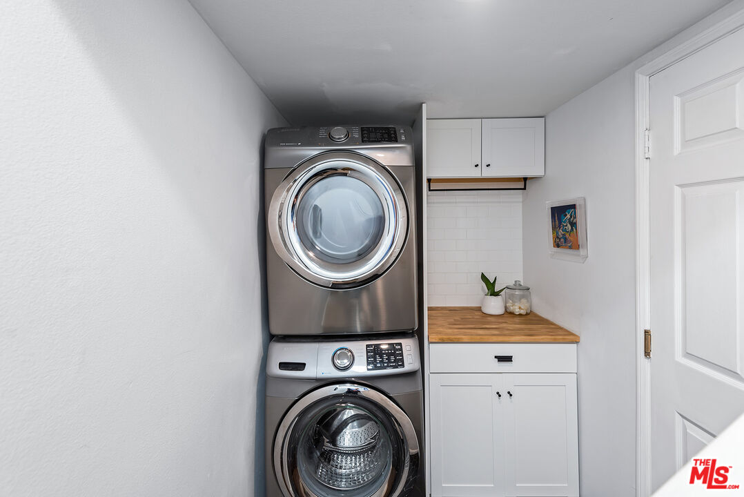 713 N Sycamore Ave Unit: 3