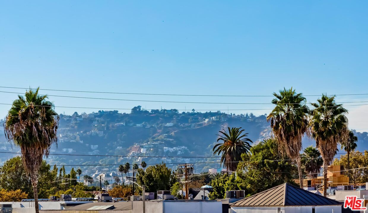 713 N Sycamore Ave Unit: 3