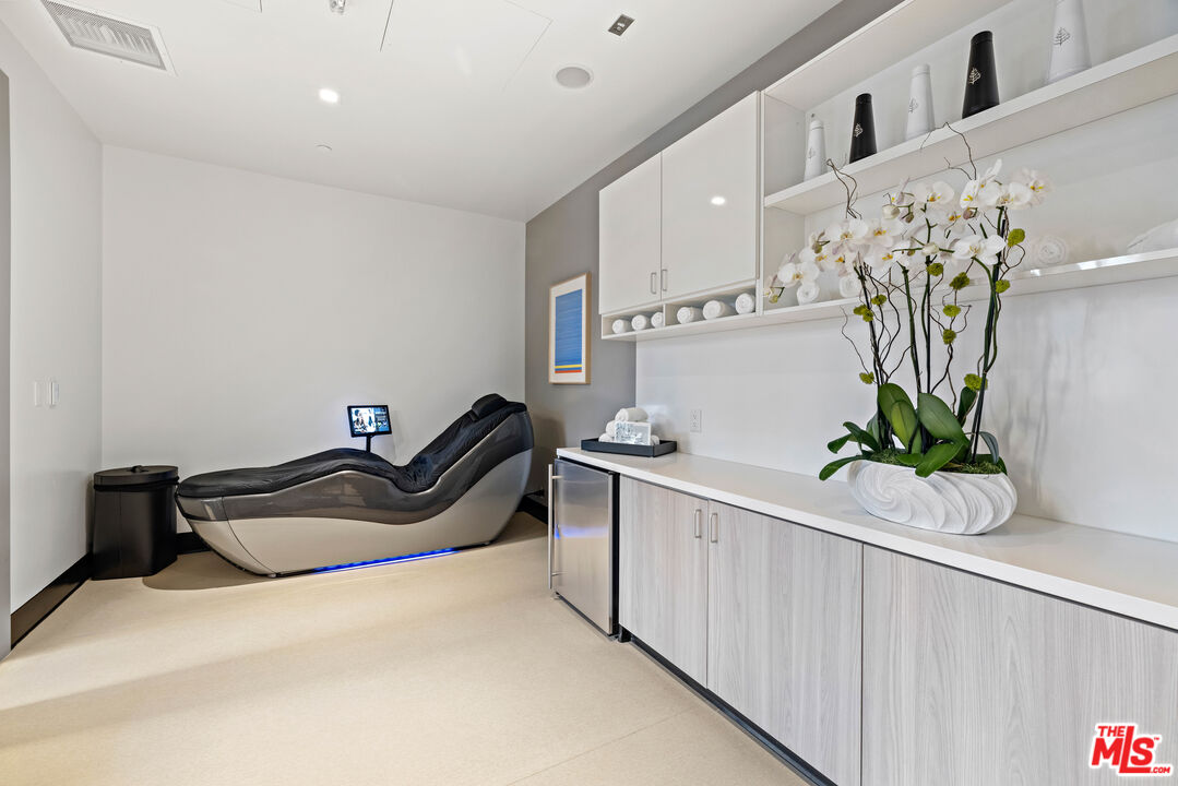 9000 W 3RD ST Unit: 304, Beverly Grove