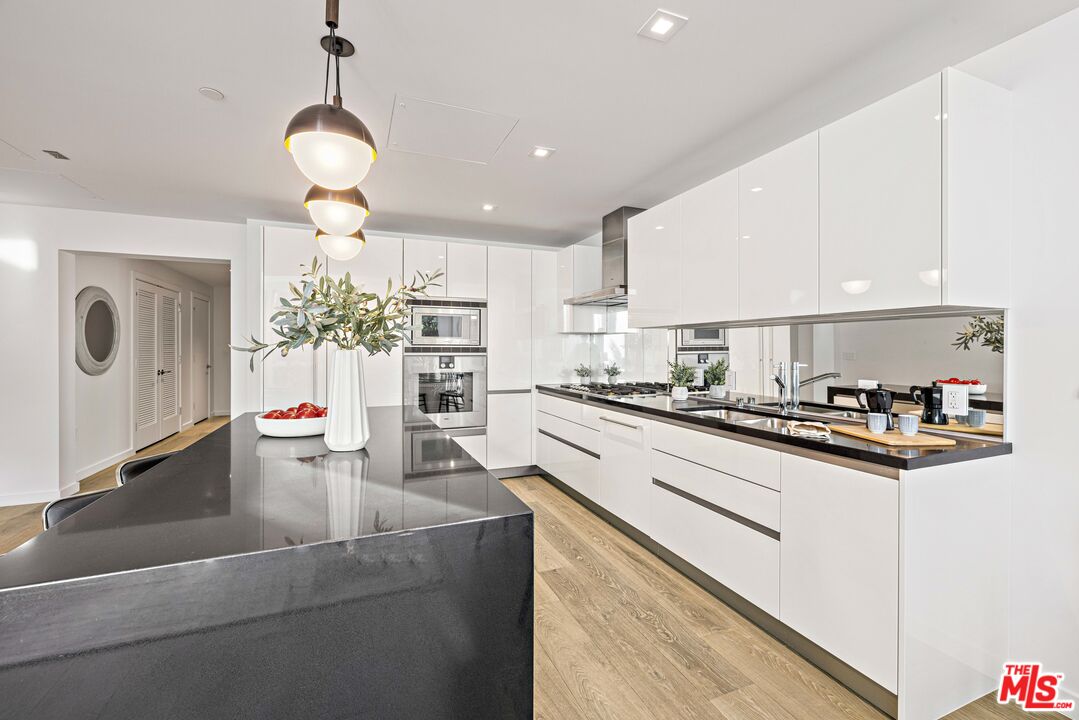 9000 W 3RD ST Unit: 304, Beverly Grove
