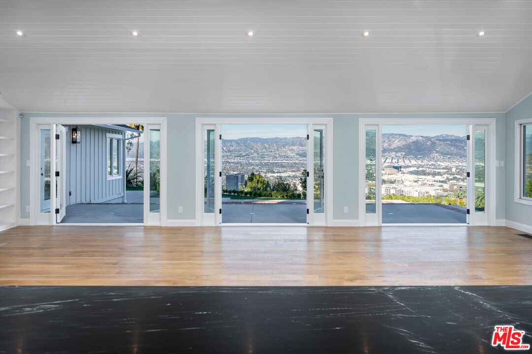 7601 Mulholland Dr, hollywood hills