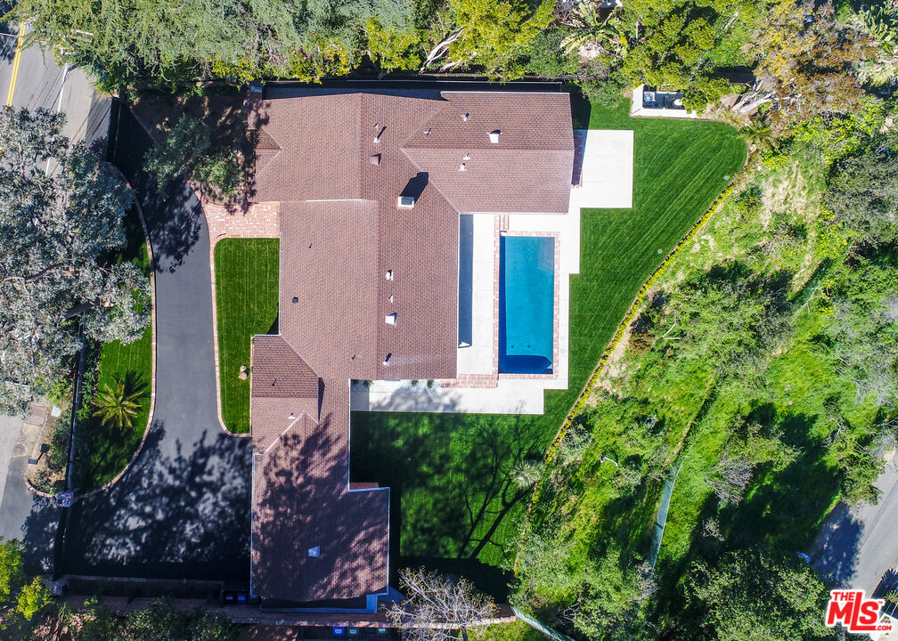 7601 Mulholland Dr, hollywood hills