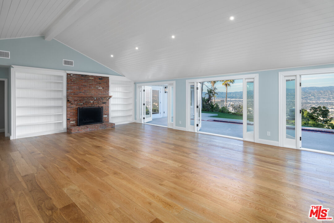 7601 Mulholland Dr, hollywood hills