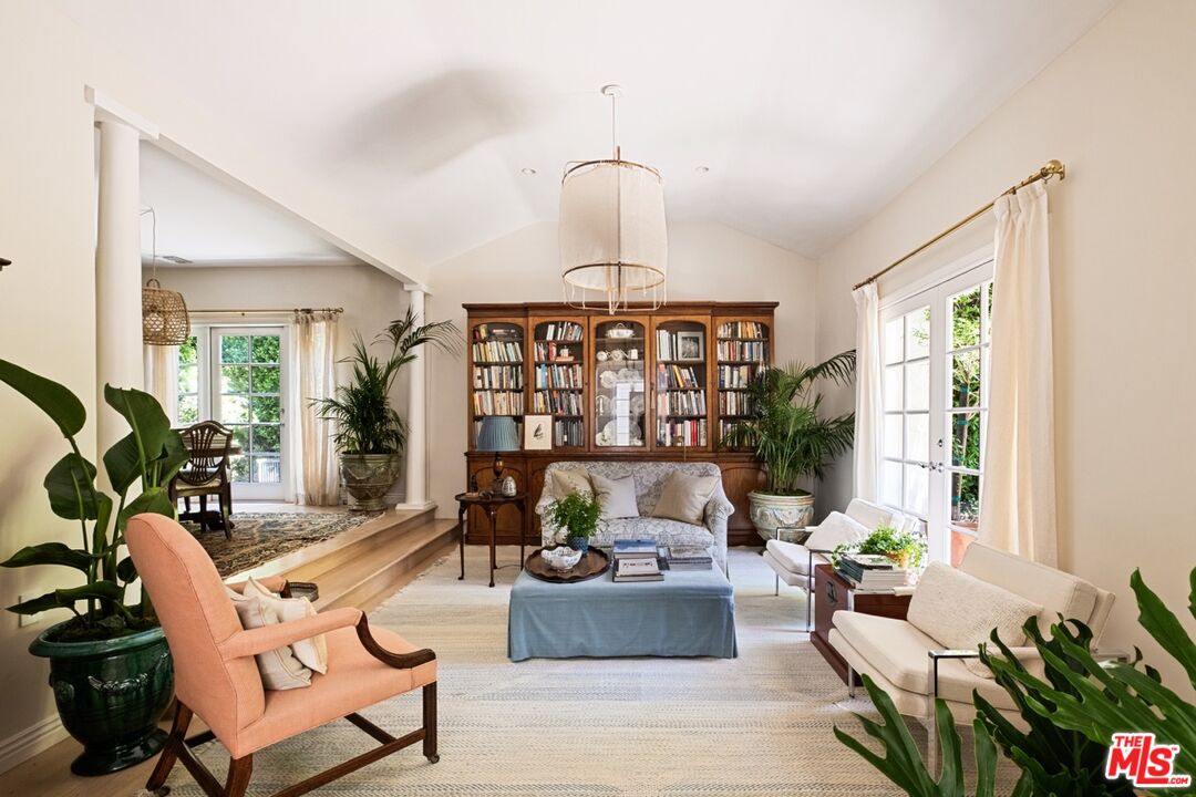 8971 Norma Pl, West Hollywood
