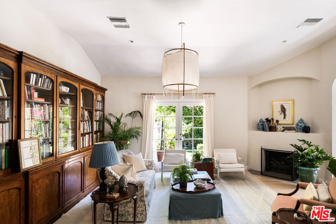 8971 Norma Pl, West Hollywood