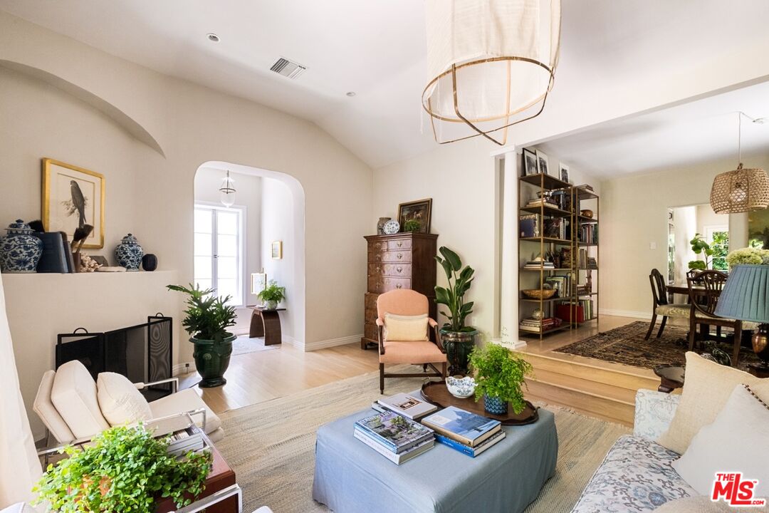 8971 Norma Pl, West Hollywood