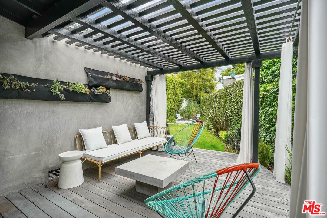 1636 Carmona Ave, Los Angeles