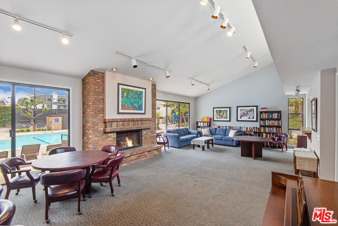 8512 Tuscany Ave Unit: 406