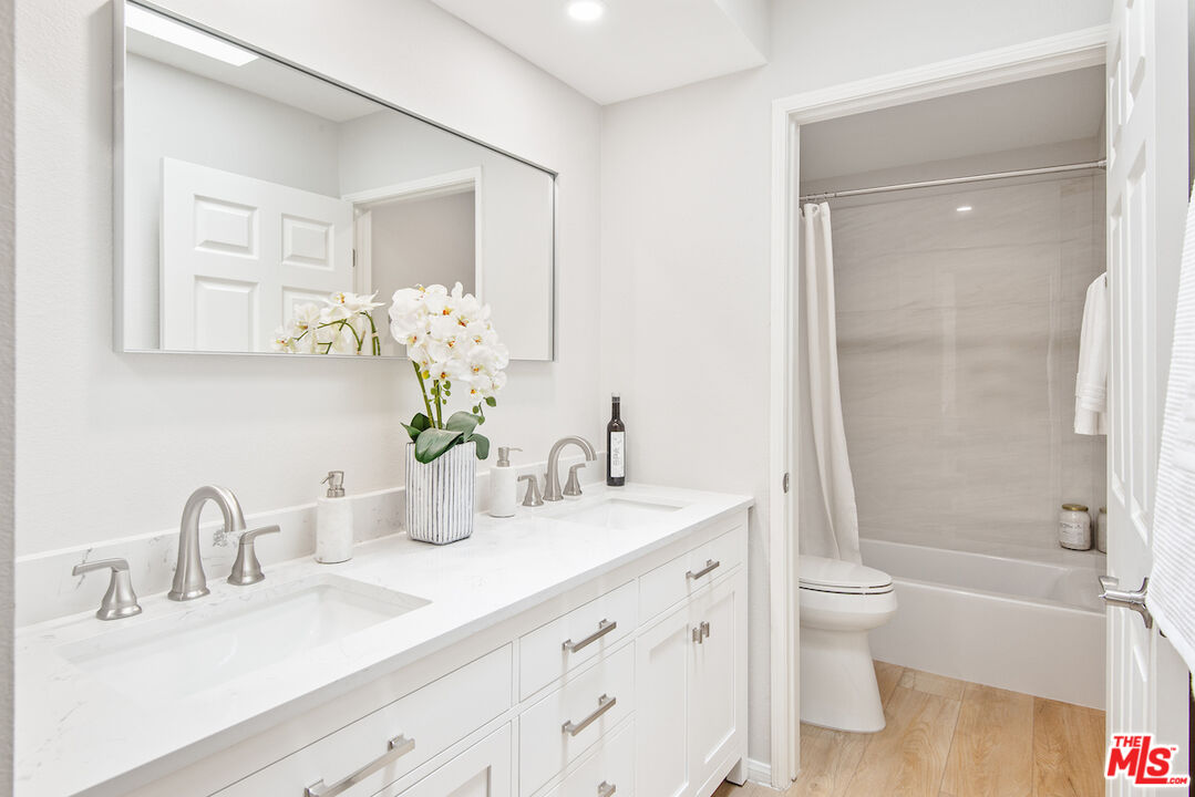 8512 Tuscany Ave Unit: 406