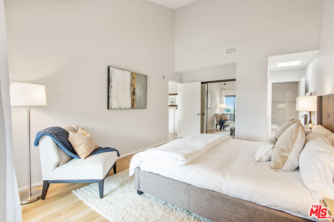 8512 Tuscany Ave Unit: 406