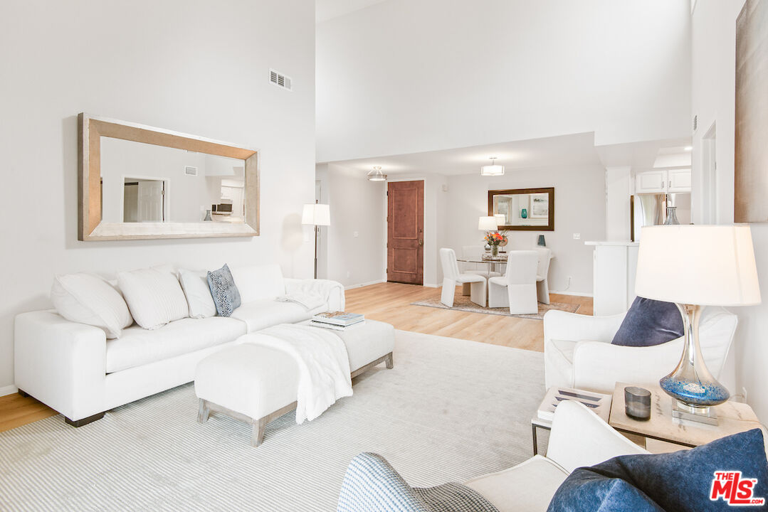 8512 Tuscany Ave Unit: 406