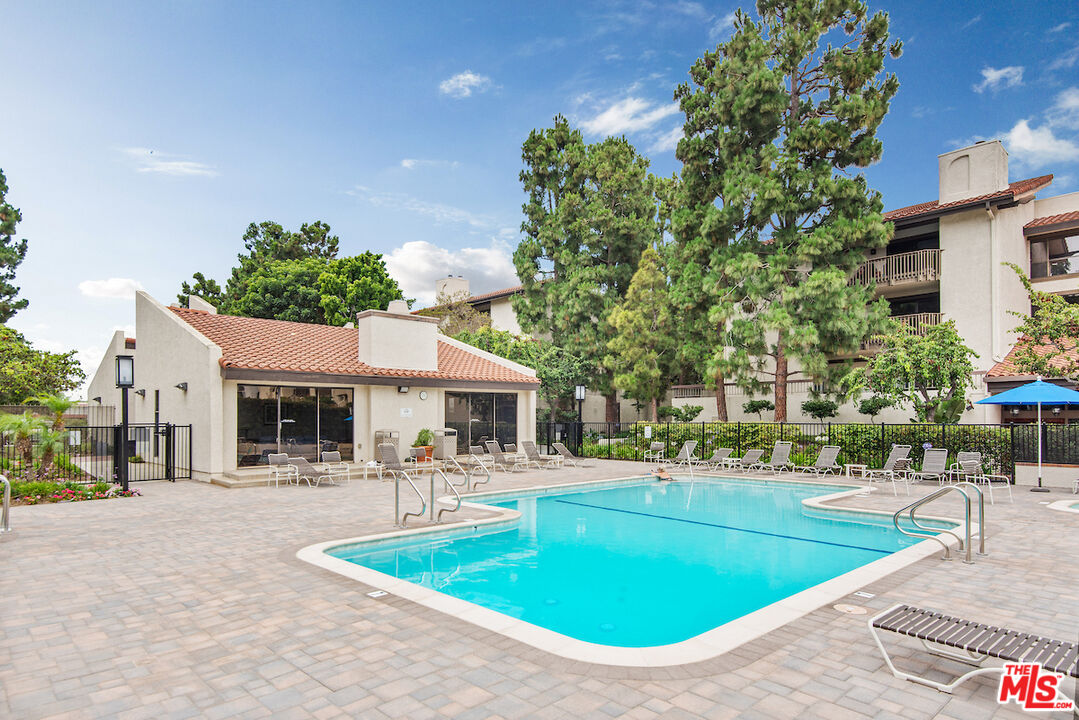 8512 Tuscany Ave Unit: 406