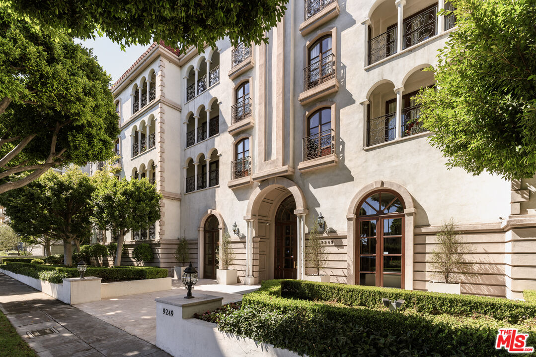9249 Burton Way Unit: 406