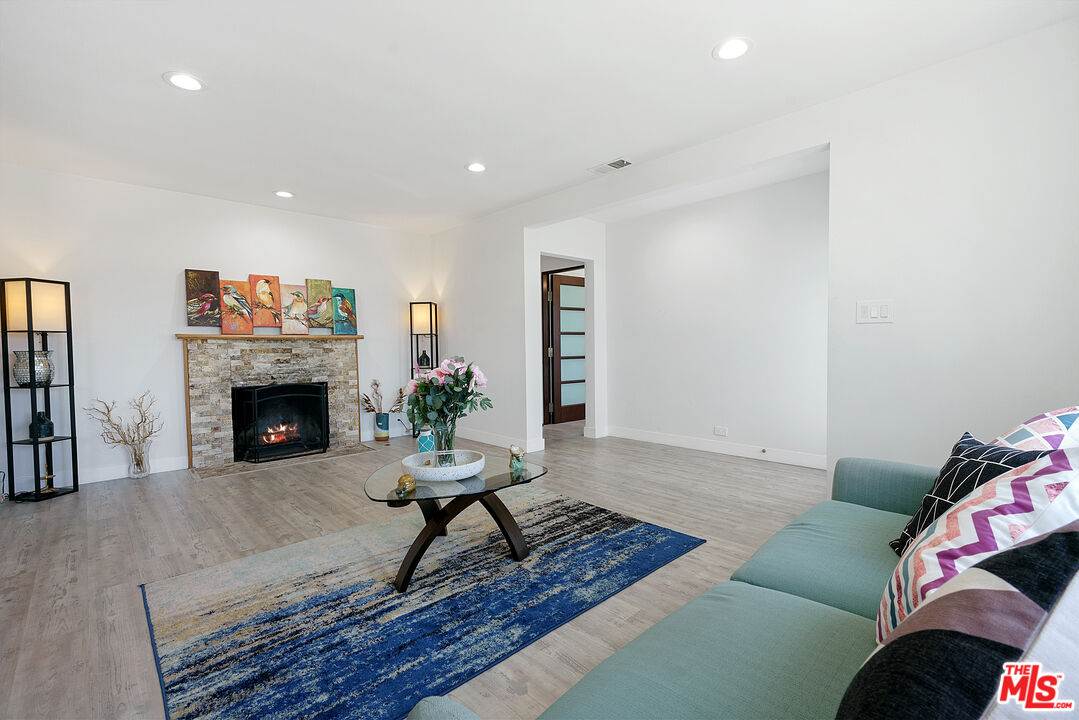 7970 Chase Ave, Playa Vista