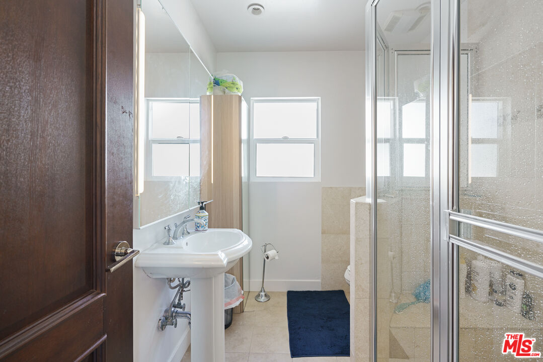 7970 Chase Ave, Playa Vista