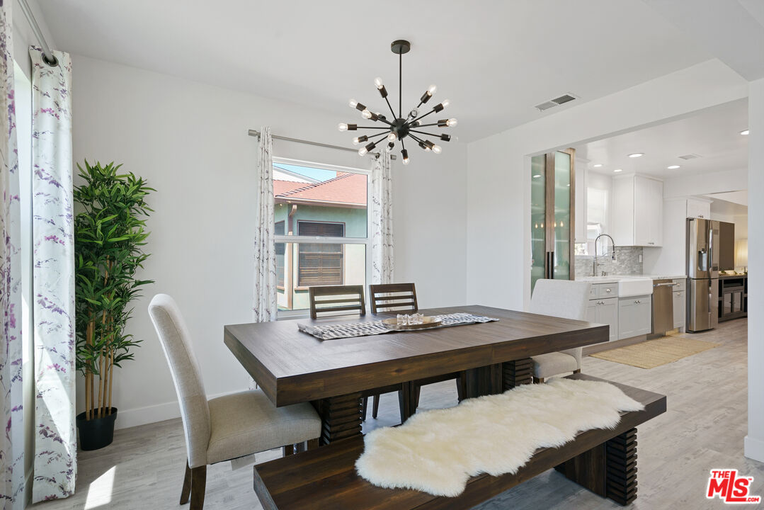 7970 Chase Ave, Playa Vista