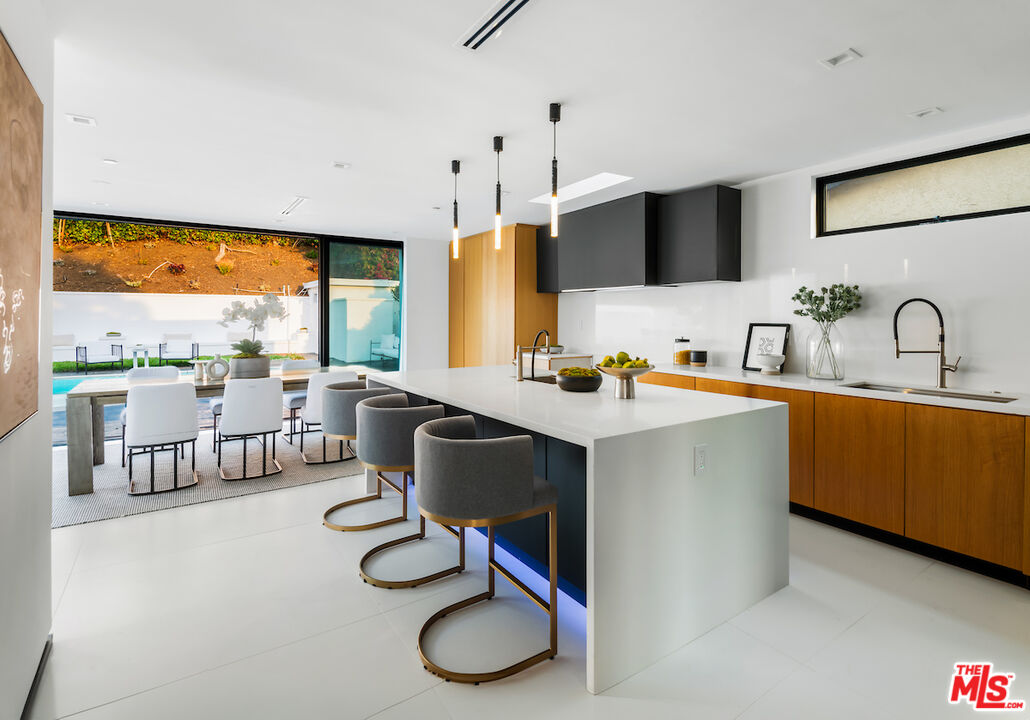 3034 Dona Nenita Pl, Studio City