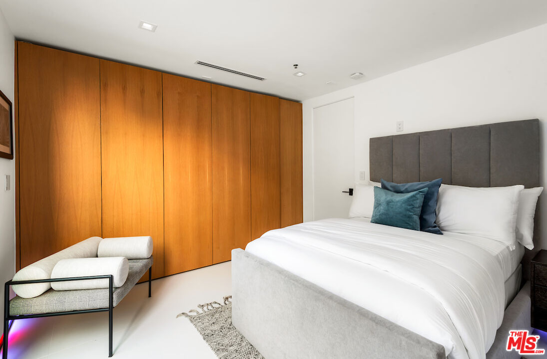 3034 Dona Nenita Pl, Studio City